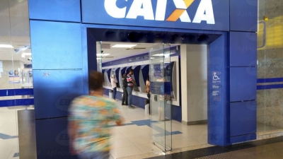 Caixa abre agências neste sábado para saques de auxílio em dinheiro