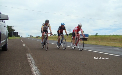 Ciclistas: acidente na SP-294 alerta para segurança