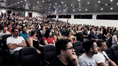 Alunos do curso de Medicina se reúnem em evento cultural que contou a evolução da profissão