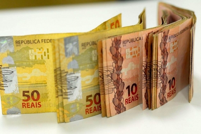 Salário mínimo será de R$ 1.039 neste ano