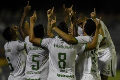 Chapecoense vence na estreia da Libertadores