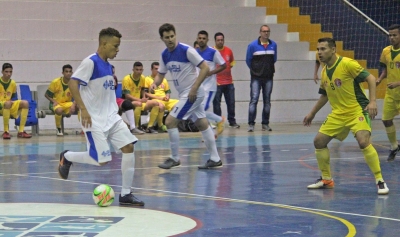 Marília estreia em torneio de futsal masculino e feminino