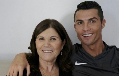 Mãe de Cristiano Ronaldo sofre AVC e é internada