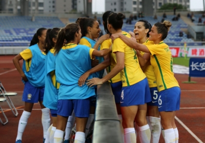 Seleção feminina vence México em amistoso