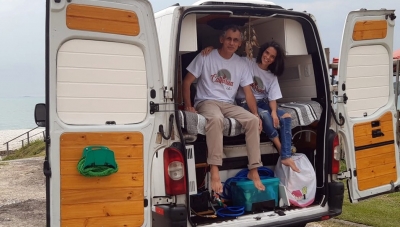 Casal mariliense adapta rotina para viver e viajar em motorhome