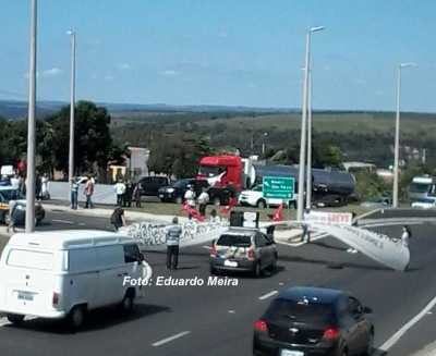  Termina protesto dos professores e BR-153 está liberada