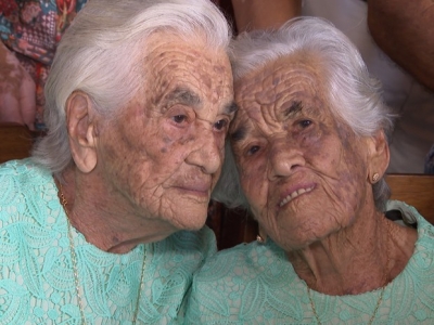 Irmãs gêmeas comemoram 100 anos de idade 