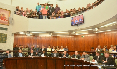 Câmara: votações poderão ser abertas e eletrônicas