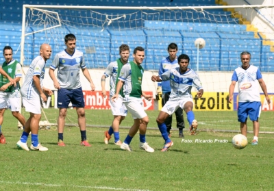 MAC faz jogo da despedida com apenas 12 jogadores