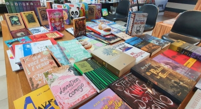 PROJEXB: Biblioteca Municipal recebe doações de livros