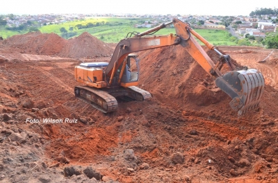 Começa construção de duas novas escolas