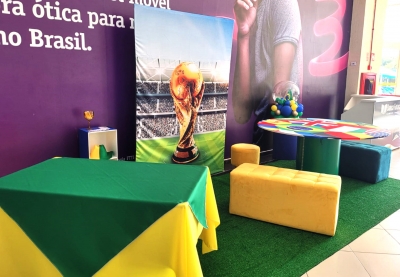 Marília Shopping cria espaço para troca de figurinhas da Copa do Mundo 2022