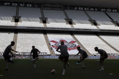 Doria autoriza retomar treinos do futebol em julho