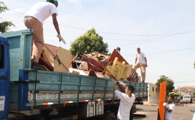 Mutirão de limpeza recolhe 78 toneladas no primeiro dia