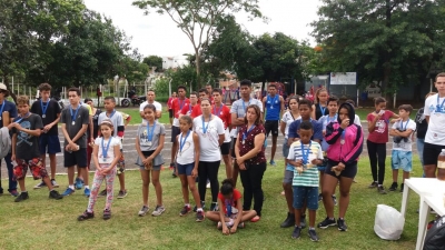 Festival reúne atletas e familiares no Pedro Sola