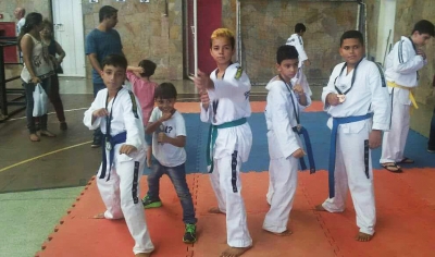 Copa Marília de Taekwondo reúne atletas de oito cidades