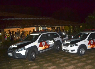 Polícia acaba com festa de menores, com drogas e bebidas