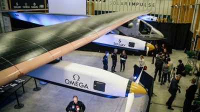 Avião solar decola para primeira volta ao mundo