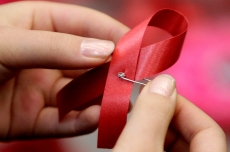 AIDS: conscientização                             da  população sobre a doença