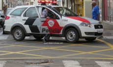 Jovens tem bolsas furtadas    por bandidos na Praça São Bento