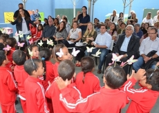 Centro Escola          : prédio é inaugurado