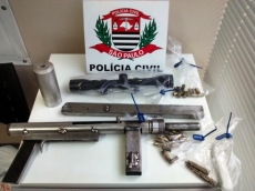 Polícia apreende metralhadora