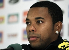 Estupro: Robinho desmente              caso na Itália