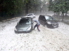 Chuva de gelo: limpeza das ruas 