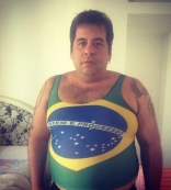 Leandro Hassum comenta foto       com camisa da filha