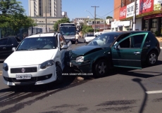 Flagrante: acidente envolvendo dois veículos no centro